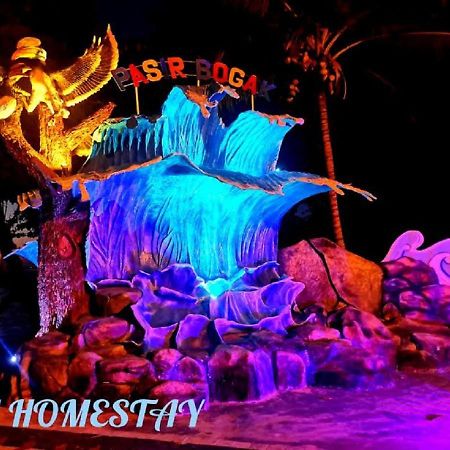 Em Homestay Pekan Pangkor Exteriör bild