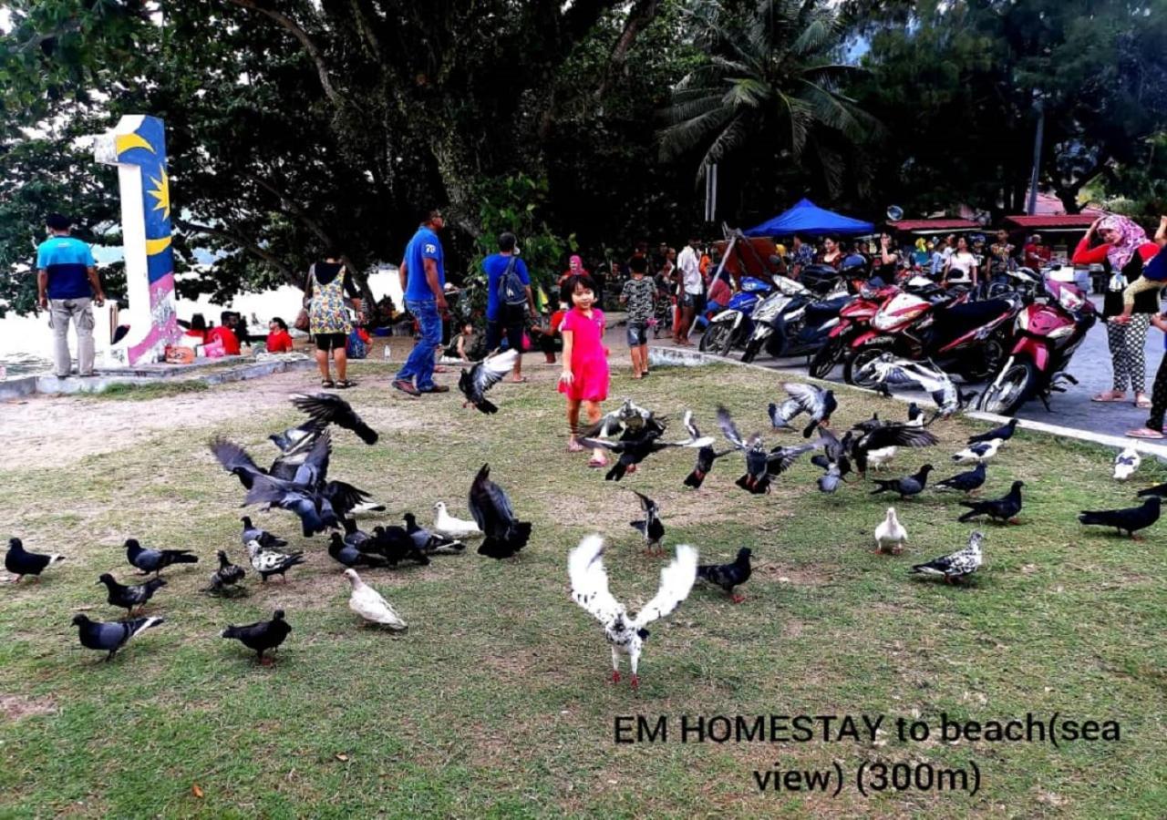 Em Homestay Pekan Pangkor Exteriör bild
