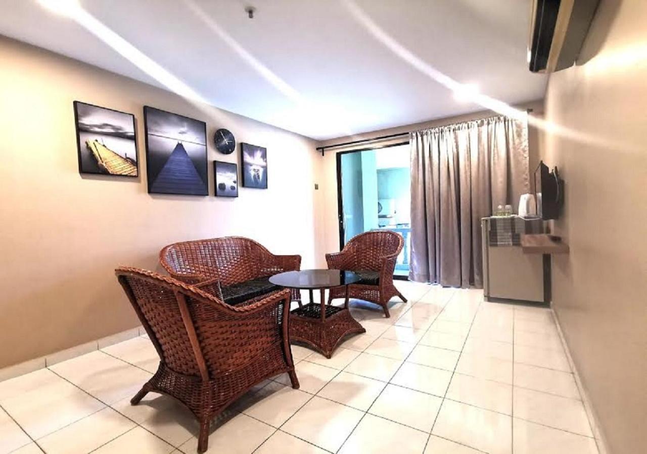 Em Homestay Pekan Pangkor Exteriör bild